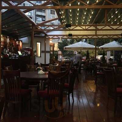 Le Jardin Des Artistes