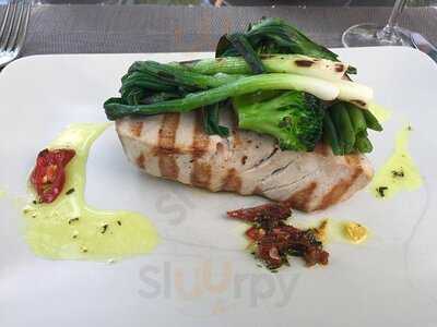 La Brasserie Bistro & Lounge