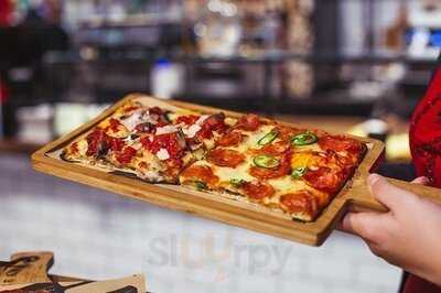 Treevi Pizza Al Taglio Titulescu (victory Square)