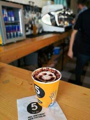 5 To Go Concept Store