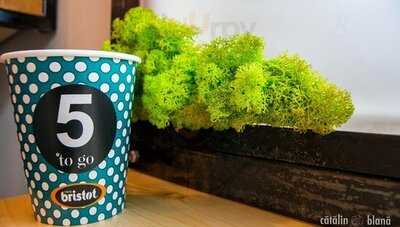 5 To Go Concept Store