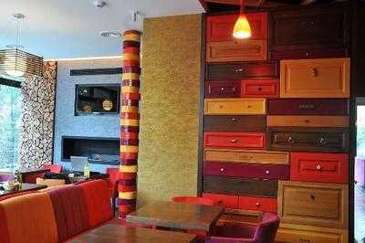 Traffic Restaurant&lounge