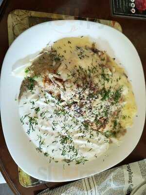 Roland Cafe & Bistro