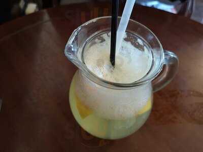 Roland Cafe & Bistro