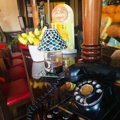 Roland Cafe & Bistro