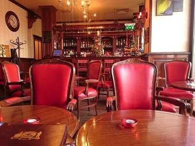 Roland Cafe & Bistro