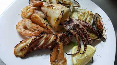 Bistro Satin Social Lounge & Gourmet