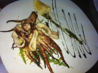 Bistro Satin Social Lounge & Gourmet