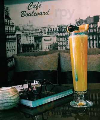 Cafe Boulevard