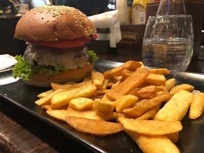 St. Patrick Irish Pub & Restaurant