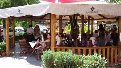 Magnolia Restaurant & Bar