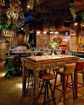 Funky Resto-bar