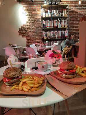 Coffee Shop & Burger