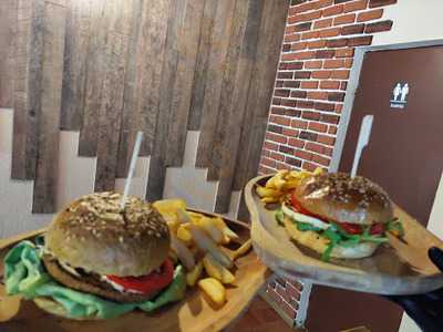 Coffee Shop & Burger