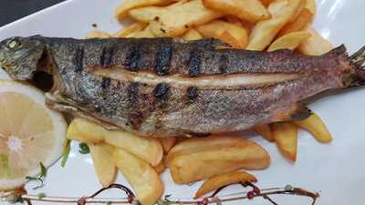 Xclusive Grill And Crepes