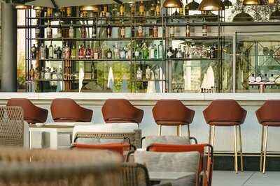 Aristocool Bar & Lounge