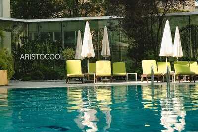 Aristocool Bar & Lounge