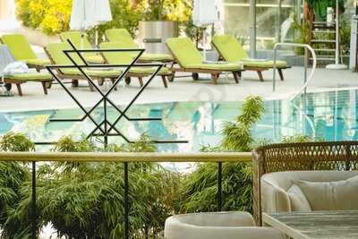 Aristocool Bar & Lounge