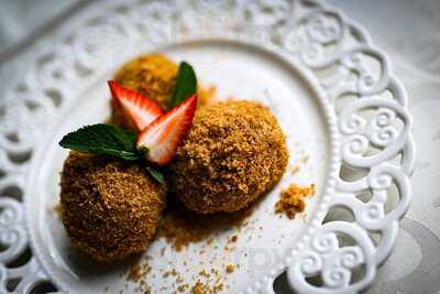 Leul De Aur - Bastion