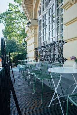 Mingle Vintage Coffee Shop