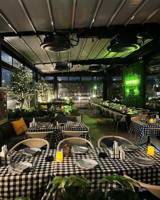 Treevi Pizza & Gin Bar