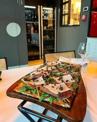 Treevi Pizza & Gin Bar