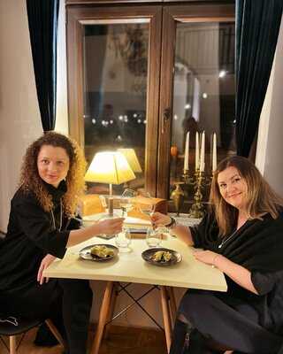 Prive Artwine & Fromage