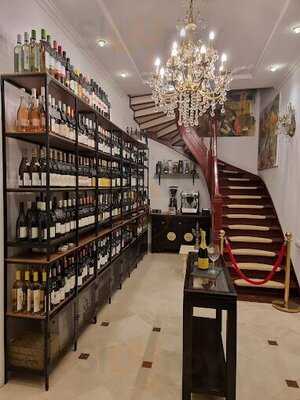 Prive Artwine & Fromage