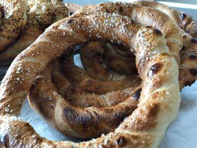 Doi Prieteni Patiserie-covrigarie