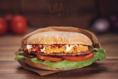 Plescavitavan By Taverna Sarbului