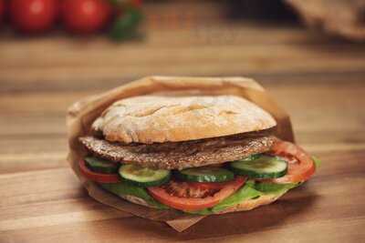 Plescavitavan By Taverna Sarbului