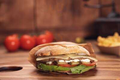 Plescavitavan By Taverna Sarbului