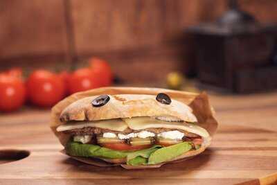 Plescavitavan By Taverna Sarbului