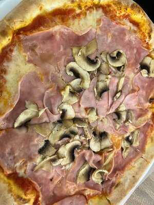 La Trattoria Cucina Moderna