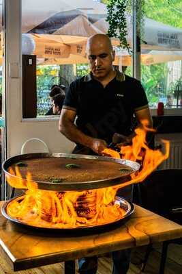 Ahmad Cuisine - Arcul De Triumf