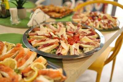 Gourmet, The Food Corner