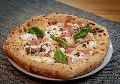 Sara Sarroglia Restaurant