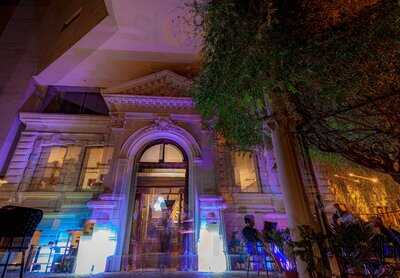 Sara Sarroglia Restaurant