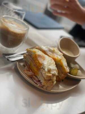 Petit By Maison Des Crepes