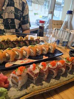 Tobiko Sushi Fusion