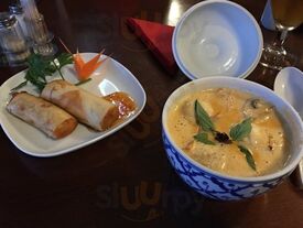 Elly Thai