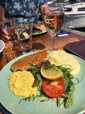 Wagga Fisk & Delikatessrokeri