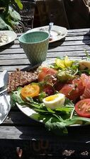 Lillaro Cafe