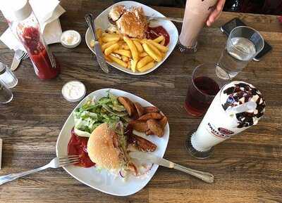 Tusen & 2 Restaurang & Bar