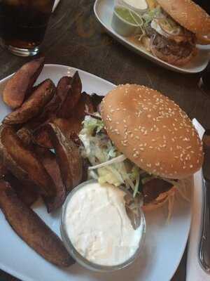 Tusen & 2 Restaurang & Bar