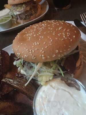 Tusen & 2 Restaurang & Bar