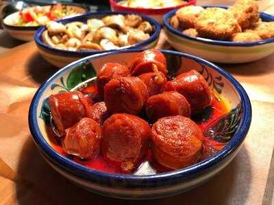 Boule & Tapas - La Taverna