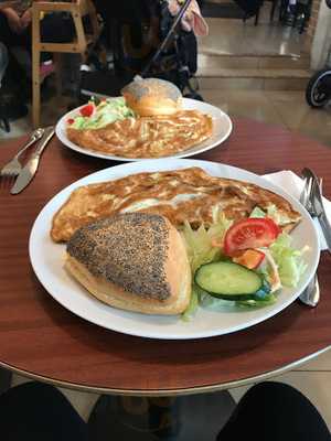 St Knuts Cafe & Bageri