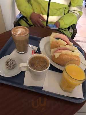 St Knuts Cafe & Bageri