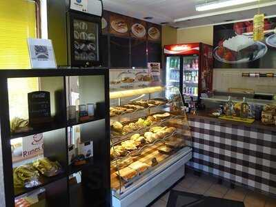 Runes Café
